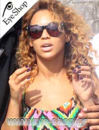  Beyonce Knowless wearing sunglasses RayBan 2140 Wayfarer