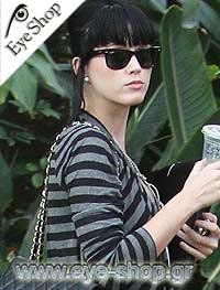  Katy-Perry wearing sunglasses RayBan 2140 wayfarer