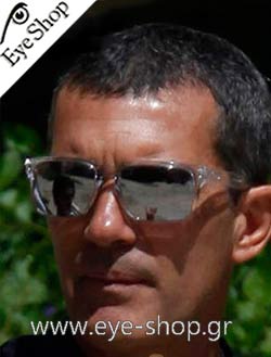  Antonio-Banderas wearing sunglasses Oakley holbrook 9102