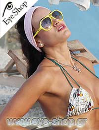  Efi-Kyriakoy wearing sunglasses RayBan 4125 cats 5000