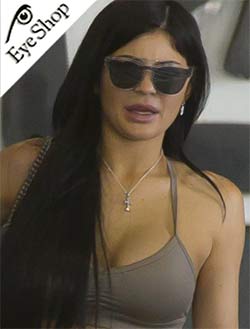  Kylie-Jenner wearing sunglasses Valentino 4008
