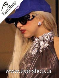  Lady-Gaga wearing sunglasses Prada 27NS