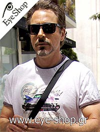  Robert Downey JR wearing sunglasses Oakley holbrook 9102