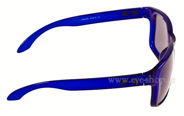 Oakley model Holbrook 9102 color 29 - Crystal Blue