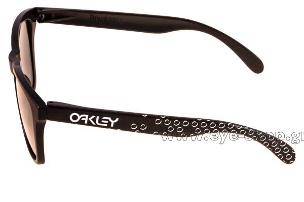 Oakley model Frogskins 9013 color 46