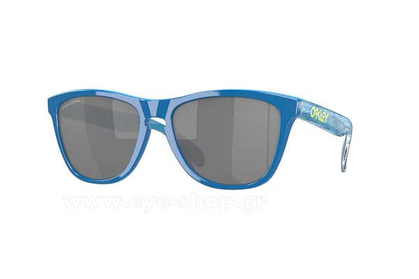  Zac-Efron wearing sunglasses Oakley frogskins 9013