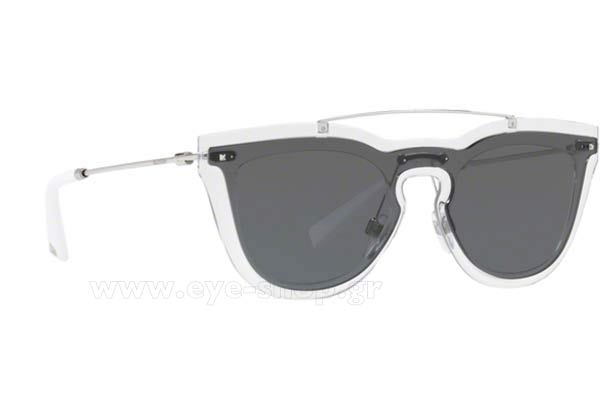  Kylie-Jenner wearing sunglasses Valentino 4008