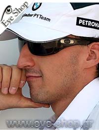  Robert-Kubica wearing sunglasses Oakley ANTIX 9077