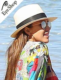  Jessica Alba wearing sunglasses Rayban 3447