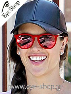  Alessandra-Ambrosio wearing sunglasses rayban erika 4171
