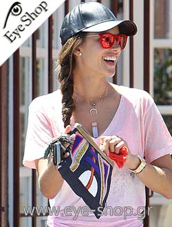  Alessandra-Ambrosio wearing sunglasses rayban erika 4171