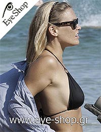  Bar-Raffaelli wearing sunglasses RayBan 3407