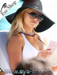  Britney-Spears wearing sunglasses Carrera JET 09