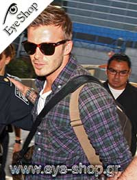  Jude Law wearing sunglasses Rayban 2140 Wayfarer