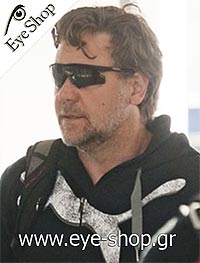 Russell Crowe wearing the Oakley M-Frame sunglasses model M-FRAME color 23 - Frame only 76-651 - Frame Only  SI New M-Frame Ctr Blk w/Stems