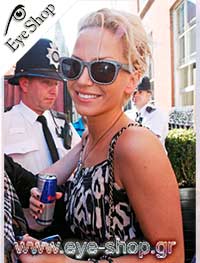  Sarah-Harding wearing sunglasses RayBan 2140 Wayfarer