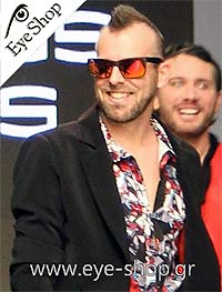  Harry Whitenoiz wearing sunglasses Von Zipper ELMORE VZSU79