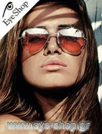 Η Χριστίνα Αλεξανιάν με γυαλιά ηλίου Ray Ban aviator model 3025 Aviator and color 001/3F