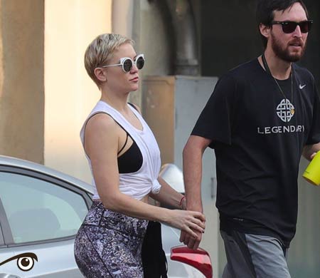 Kate Hudson wearing Fendi sunglasses                                                                                                                                                                                                                       — FENDI