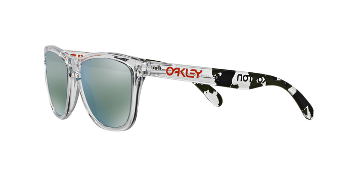 Oakley Frogskins 9013 24-436 cle 360 view