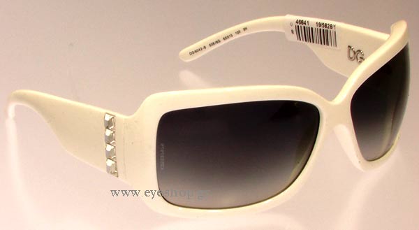  Monica-Belluci wearing sunglasses Dolce Gabbana 6042b