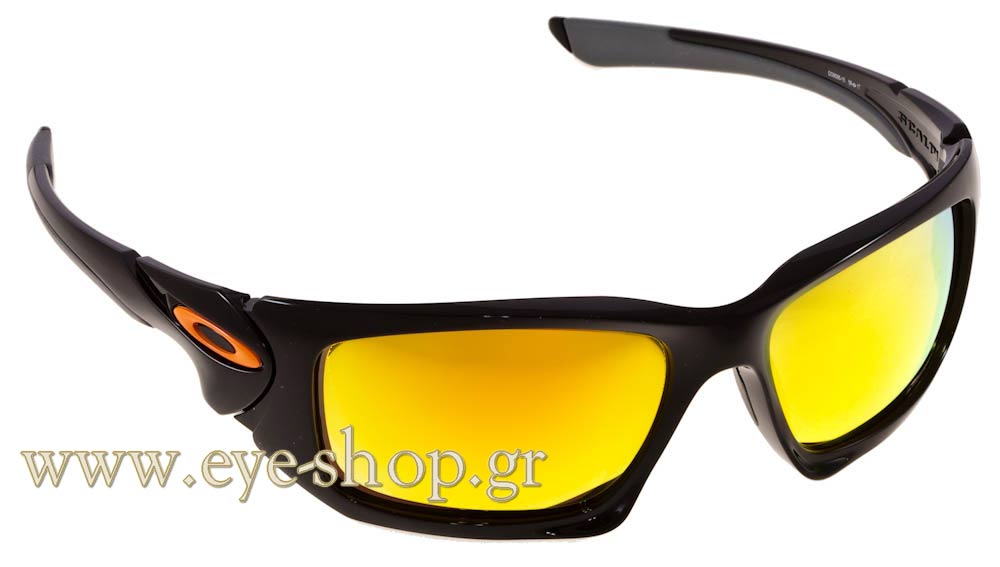 casey-stoner-me-gyalia-hlioy-oakley-scalpel-9095 wearing Oakley sunglasses  at EyeShop
