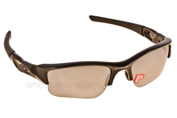  Miley-Cyrus wearing sunglasses Oakley Flak Jacket