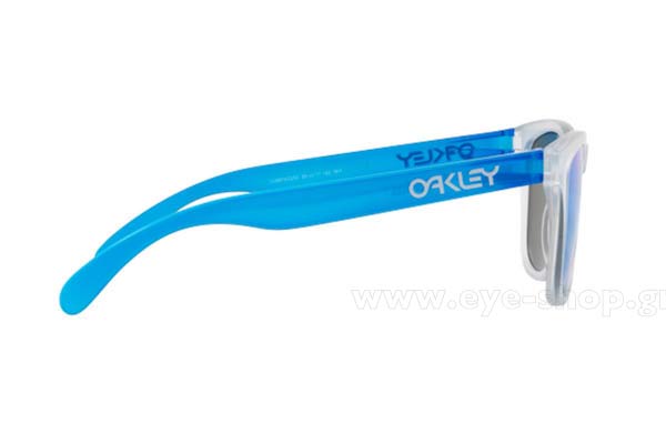 Oakley model Frogskins 9013 color B2 Matte Clear Transparent Blue