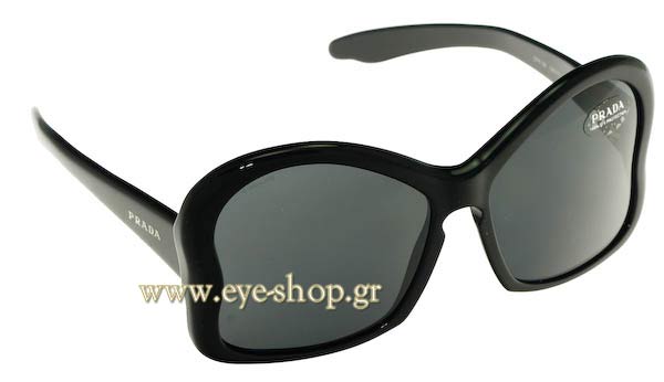  Paris-Hilton wearing sunglasses prada 18is