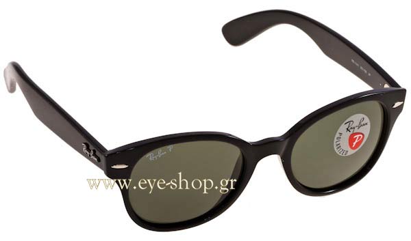  Amanda Seyfried wearing sunglasses Rayban 4141