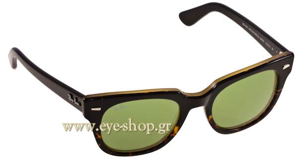  Zeta Makrypoulia wearing sunglasses Rayban Meteor 4168