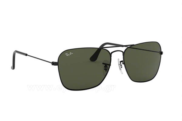  Elijah-Wood wearing sunglasses RayBan 3136 Caravan