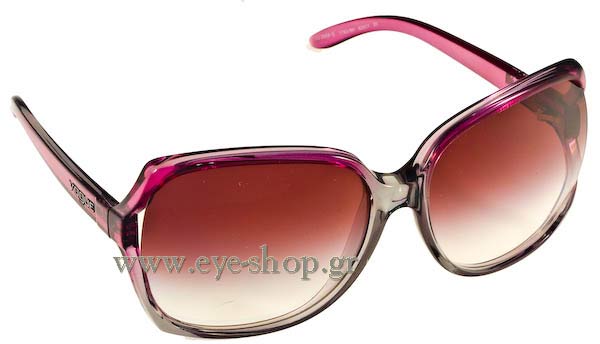  Daria-Werbowy wearing sunglasses Vogue 2568