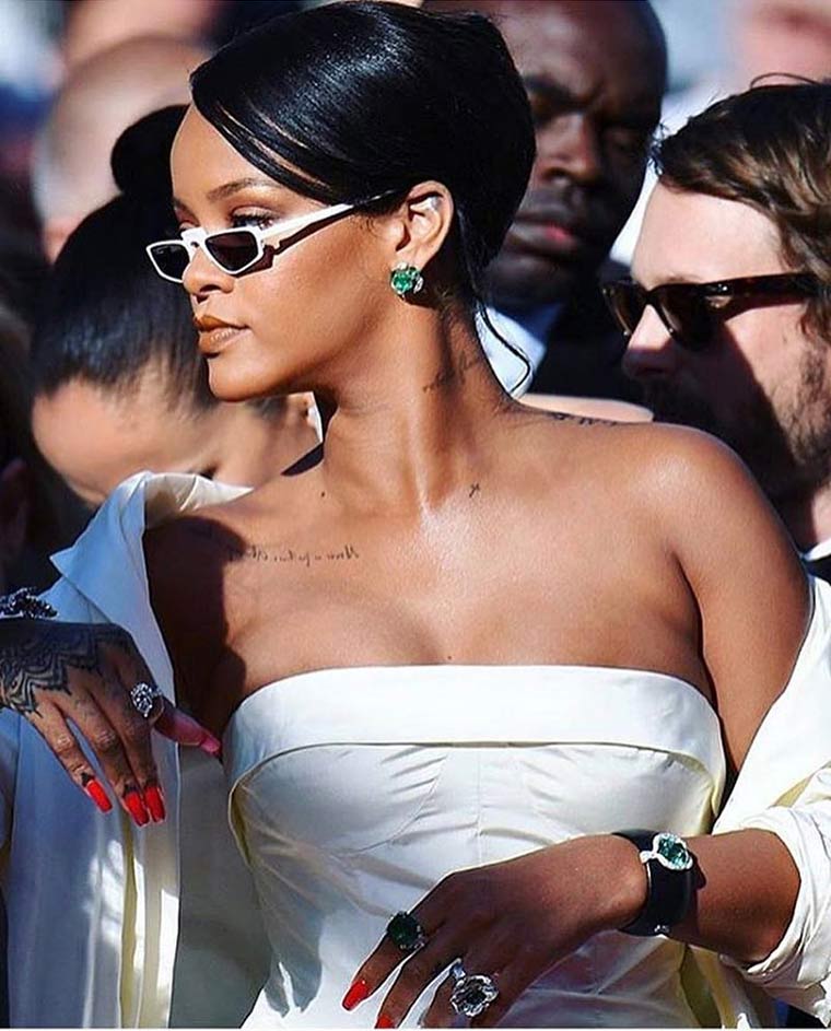 Rihanna with small sunglasses