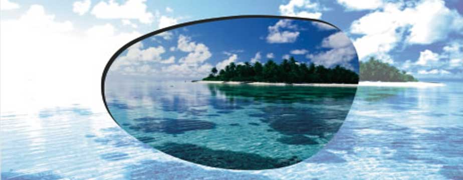 Polarized sunglasses lenses for better vision near the water